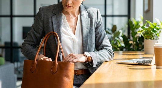 How to accessorize a work outfit with Italian leather